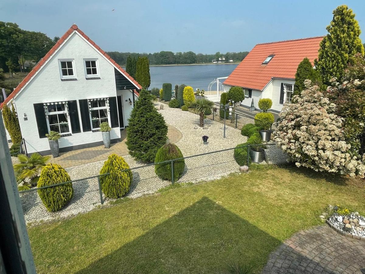 Freistehendes Ferienhaus Am See Naehe Roermond Heel Eksteriør billede