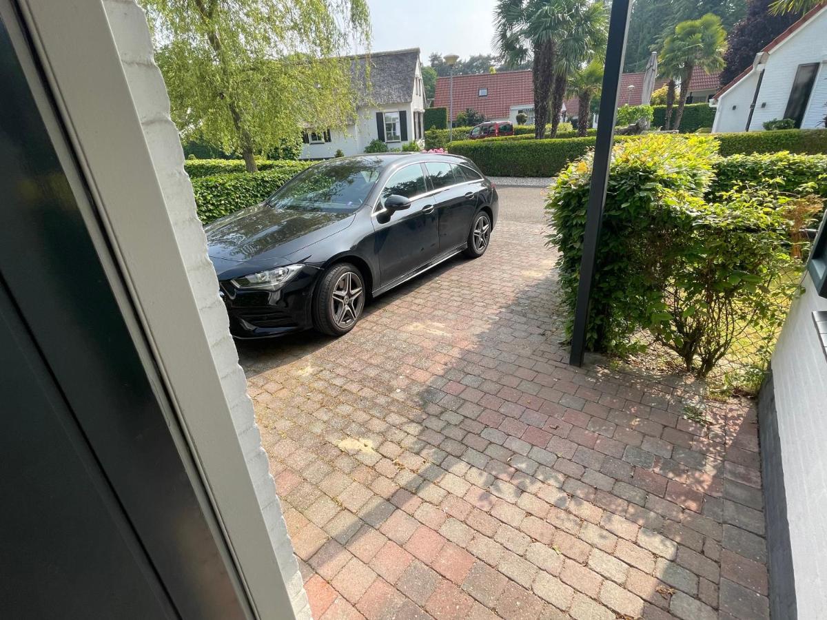 Freistehendes Ferienhaus Am See Naehe Roermond Heel Eksteriør billede