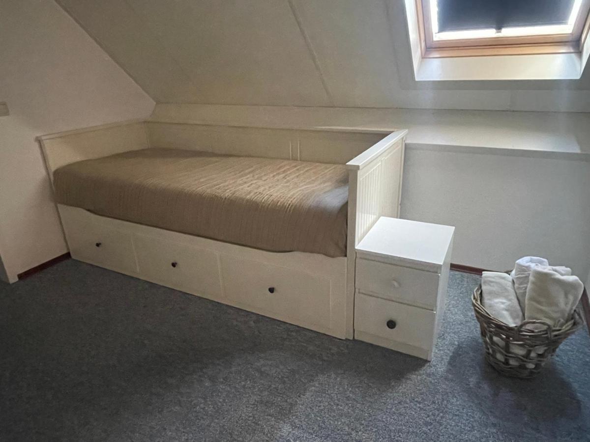 Freistehendes Ferienhaus Am See Naehe Roermond Heel Eksteriør billede