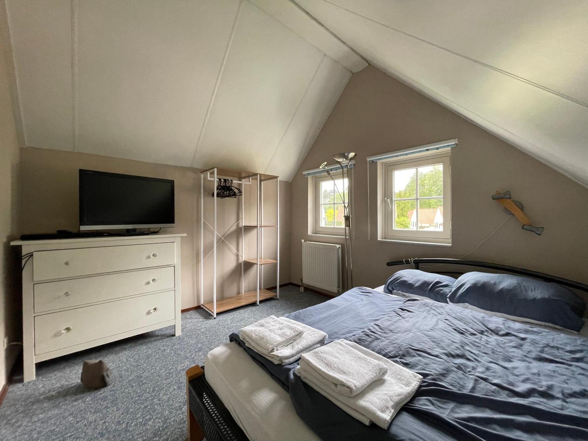 Freistehendes Ferienhaus Am See Naehe Roermond Heel Eksteriør billede
